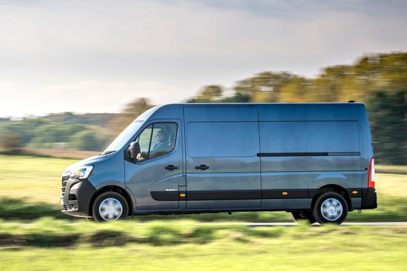 Обзор обновленного фургона Renault Master фото 4