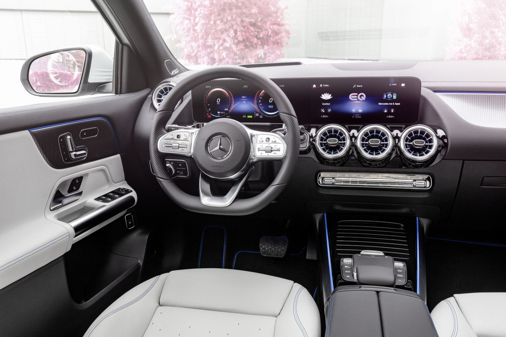 Компактный электрический кроссовер Mercedes-Benz EQA