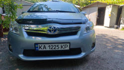 Toyota Auris 2007-2012 гг. Дефлектор капота 2009-2012 (VIP) фото 2