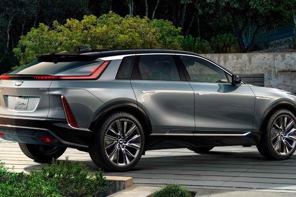 Кроссовер Cadillac Lyriq – первый серийный электромобиль американской марки фото 3