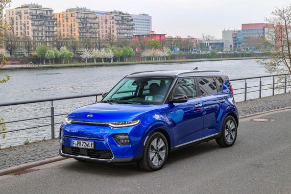 Субкомпактный электрический кроссовер KIA Soul EV