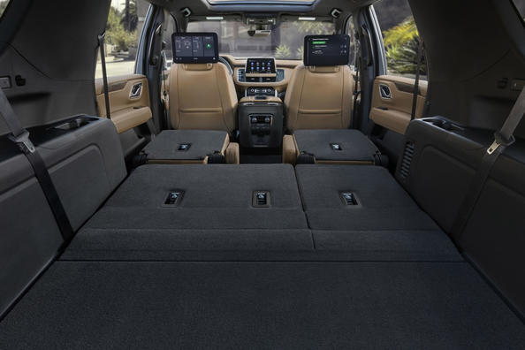 Большой восьмиместный внедорожник Chevrolet Suburban фото 10