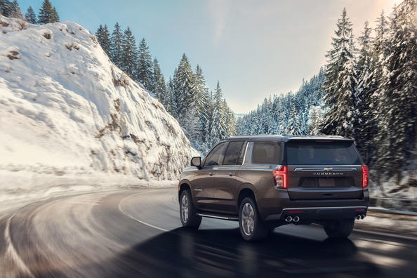 Большой восьмиместный внедорожник Chevrolet Suburban фото 4
