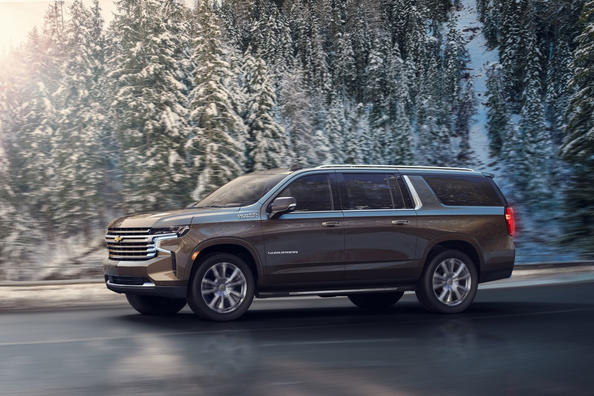 Большой восьмиместный внедорожник Chevrolet Suburban фото 3