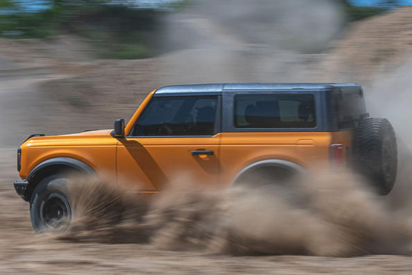 Обзор трехдверного внедорожника Ford Bronco фото 5