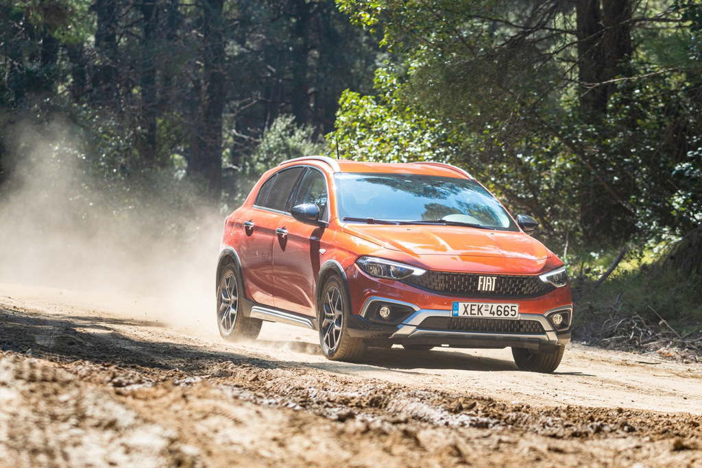 Обзор внедорожной версии хэтчбека Fiat Tipo Cross