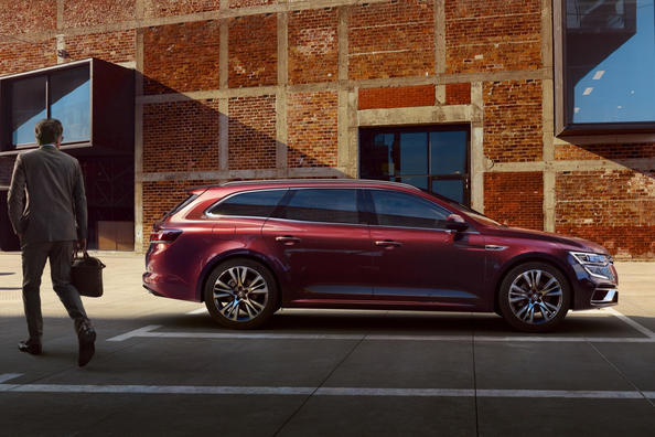 Обзор модернизированного универсала Renault Talisman Estate фото 2