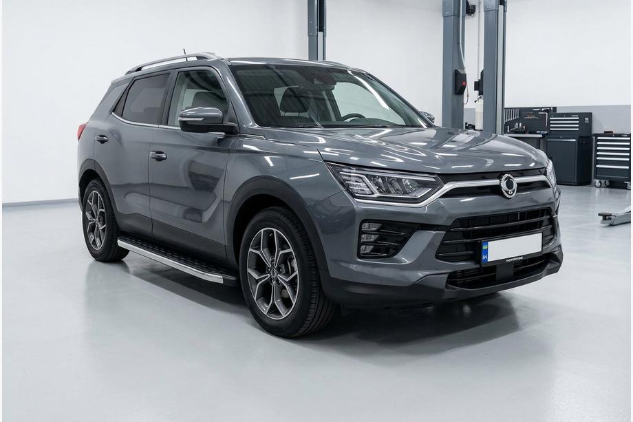 SsangYong Korando 2019- гг. Боковые Подножки BlackLine (2 шт., Алюминий) Image