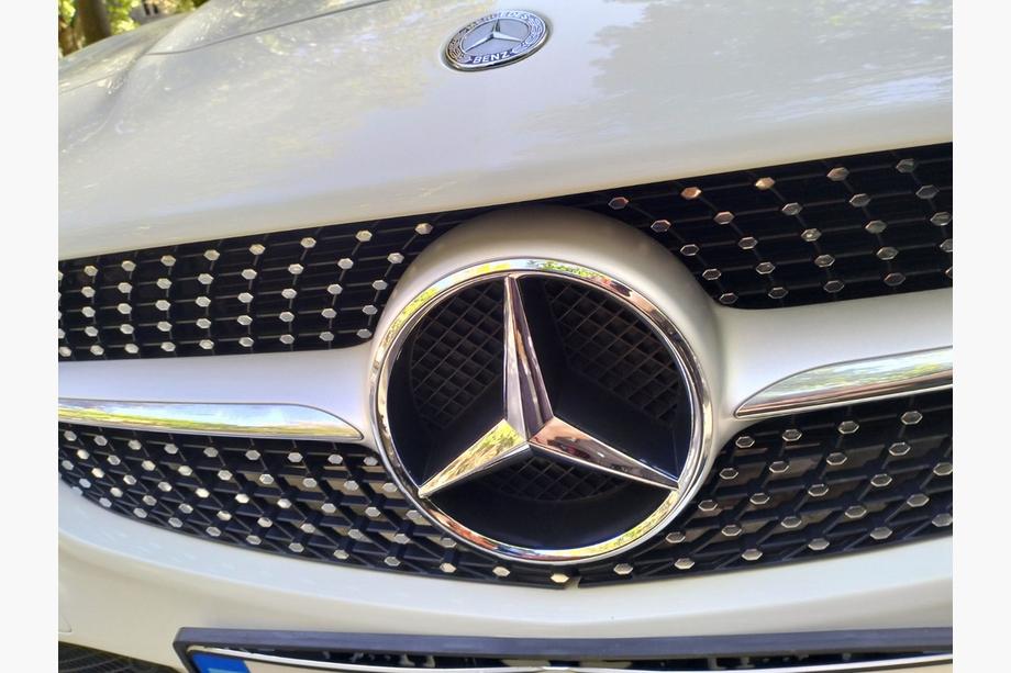 Mercedes GLA X156 2014-2019 гг. Передняя эмблема (18,4 см) Image