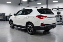 SsangYong Rexton II 2017- гг. Боковые Подножки Tayga Grey (2 шт., Алюминий) фото 1