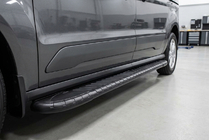 Volkswagen Caddy 2020- гг. Боковые пороги Bosphorus Black (2 шт., алюминий) фото 1