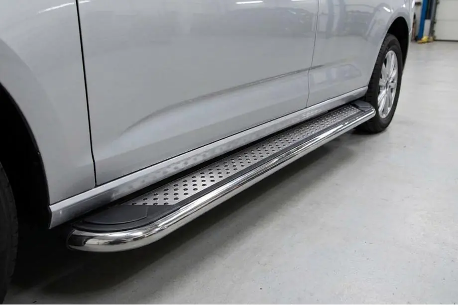 Volkswagen Caddy 2020- гг. Боковые Подножки Maydos V2 (2 шт., Алюминий и Нержавейка) Image