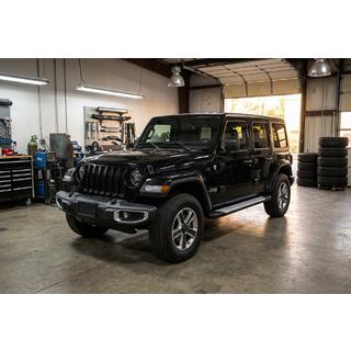 Боковые пороги Allmond Grey (2 шт., алюминий) Jeep Wrangler 2018- гг. фото 1