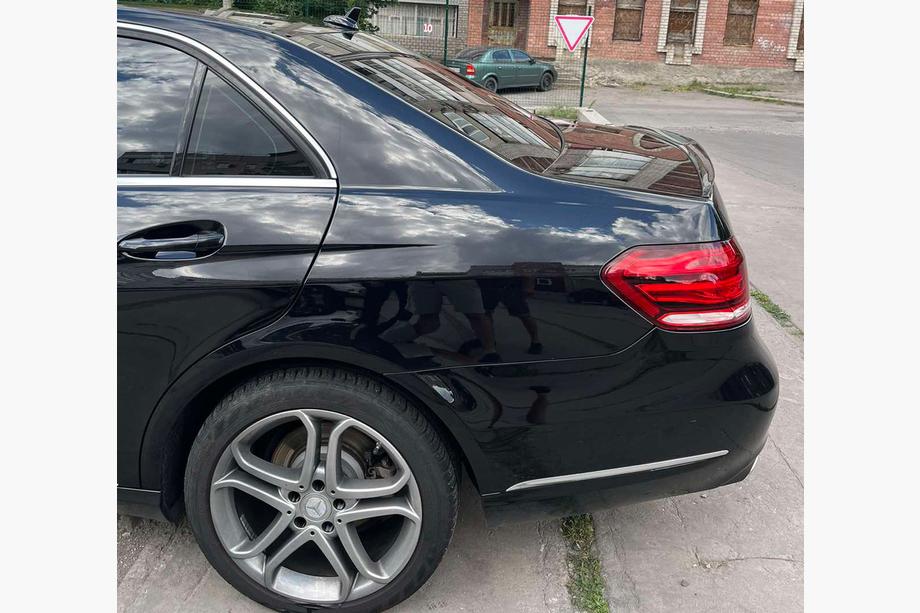 Mercedes E-class W212 2009-2016 гг. Спойлер Lip (Sunplex, Черный) (130,5см x 5,8см) Фото 5