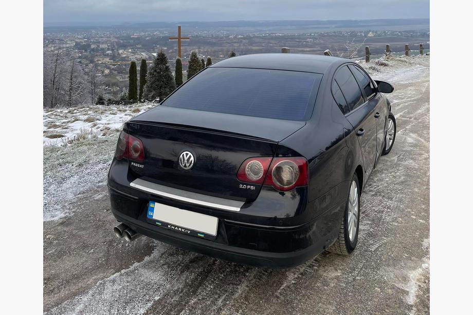 Volkswagen Passat B6 2006-2012 гг. Спойлер LIP (Sunplex, черный) (115,8см x 6,3см) Image