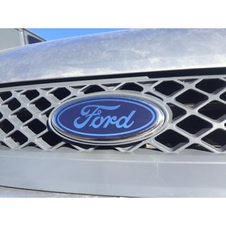 Ford Fiesta 2002-2008 Эмблема передняя (на защелках)