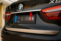 BMW X6 F16 2014-2019 гг. Хромированная накладка над номером фото 1