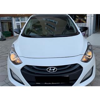 Hyundai Accent Solaris 2011-2017 гг. Накладки на зеркала без выреза под поворот BMW-style (2 шт)