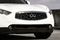 Infiniti QX70 2013-2019 гг. Передняя накладка Libao (пластик) фото 3