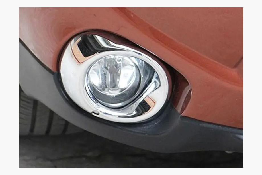 Mitsubishi Outlander 2012-2021 гг. Хромированные накладки на противотуманные фары Libao 2015-2021 (пластик) Image