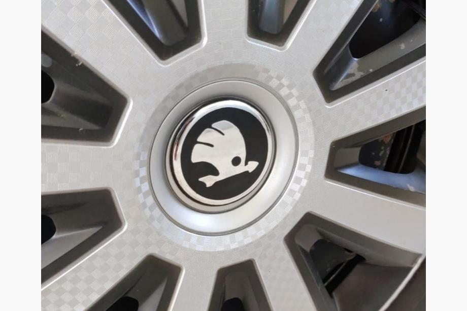 Skoda Наклейки на колпачки дисков 54мм (4шт) Фото 1