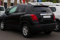 Chevrolet Trax 2012-2023 гг. Хромированная накладка над номером Libao (ABS) фото 1