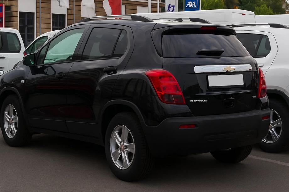 Chevrolet Trax 2012-2023 гг. Хромированная накладка над номером Libao (ABS) Image