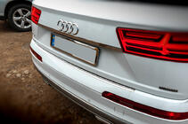 Audi Q7 2015–2026 гг. Хромированная накладка над номером (нержавейка) фото 3