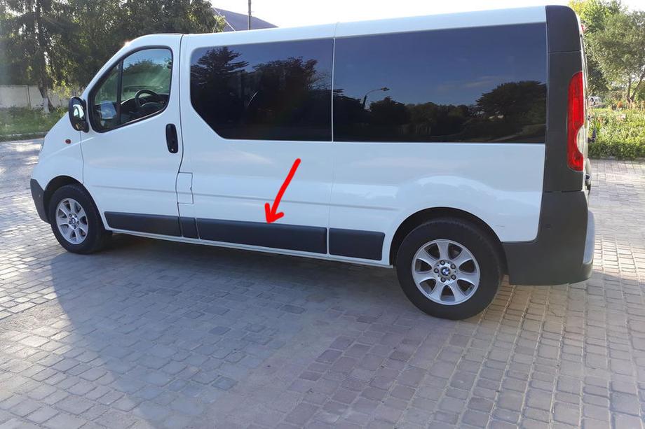 Renault Trafic 2001–2015 гг. Оригинальный дверной молдинг б/у (L3) Image