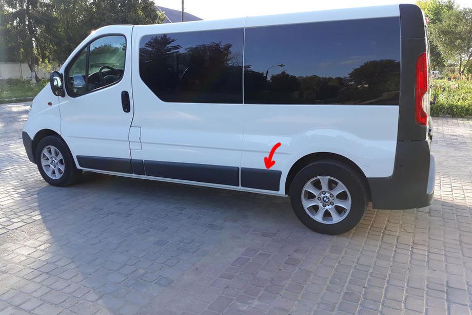 Renault Trafic 2001–2015 гг. Оригинальный дверной молдинг б/у (L4) Image