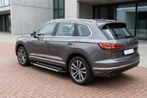 Volkswagen Touareg 2018- гг. Боковые Подножки RedLine (2 шт., Алюминий) фото 1
