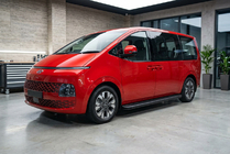 Hyundai Staria 2021- гг. Боковые Подножки Maya V1 (2 шт., Алюминий) фото 1